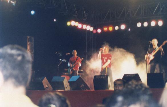 Athena at the Spring Festival 2002 in Yeditepe University - Yeditepe niversitesi 2002 Bahar enliin'de Athena Konserinde...  