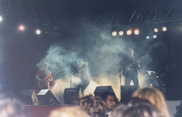 Athena at the Spring Festival 2002 in Yeditepe University - Yeditepe niversitesi 2002 Bahar enliin'de Athena Konserinde...  
