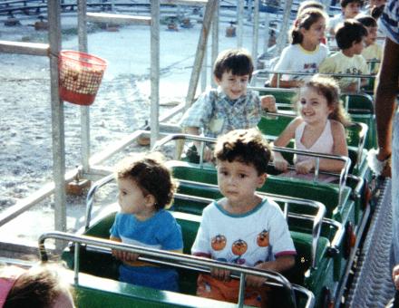 Having fun and scare together with my sister - Kardeimle lunaparkta hem elenip hem korkarken...